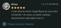 Avis client 5 étoiles exprimant une grande satisfaction, décrivant un caftan magnifique avec un petit cadeau apprécié dans la commande.
